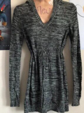 Roxy Gray and Black Hooded Sweater Size Small